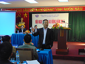 Đồng chí Lê Văn Tuấn - Tổng Giám đốc Tổng Công ty lắp máy Việt Nam phát biểu chỉ đạo hội nghị